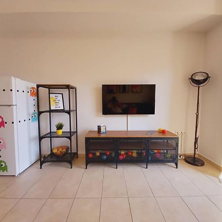 Popart -Spacious 3Rdfl 1Bdr W/Balcony/View Apartment Athens Exterior photo